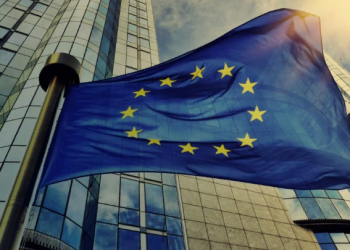 ЕС рассмотрит введения нефтяного эмбарго против России