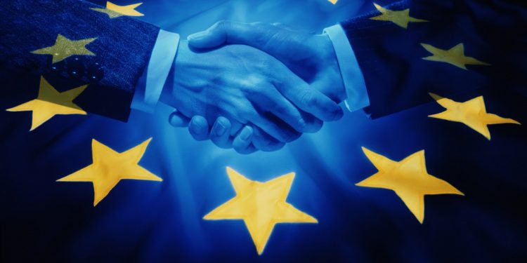 Послы ЕС одобрили военную помощь Украине