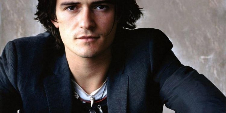 Орландо Блум с детьми украинских беженцев