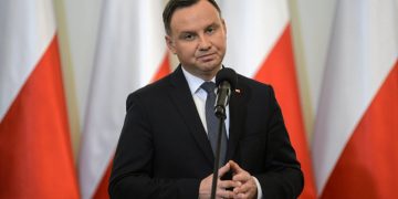 Необходимо вводить новые санкции против РФ