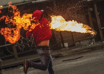 В России начинают жечь военкоматы