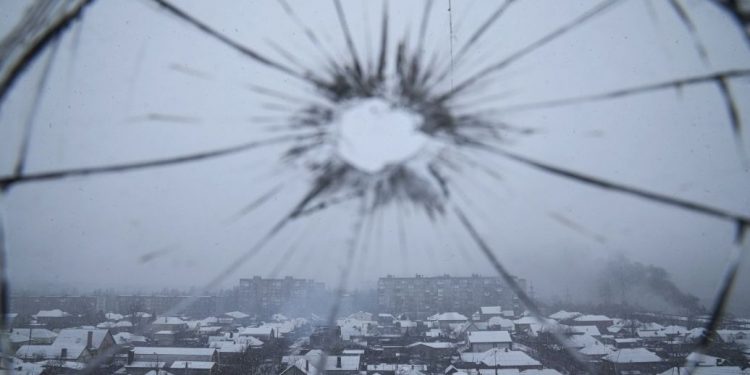 Неизвестно, сколько пролежала под завалами