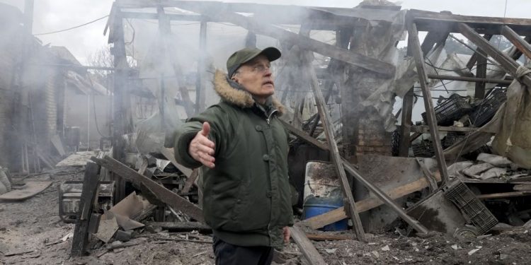 Оккупанты открыли огонь по эвакуационной колоне в Мариуполе