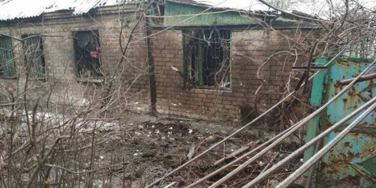 Российские оккупанты обстреляли Новолуганское