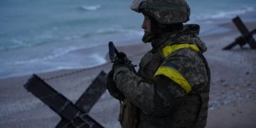 Час назад украинские военные сбили российский боевой вертолет.