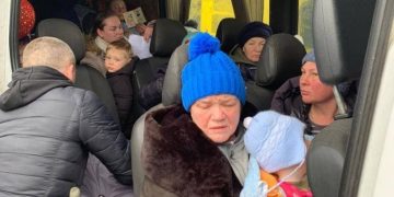 Из детского дома в Ворзеле эвакуировали почти полсотни детей