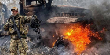 Украинские военные сожгли логистическую колонну РФ