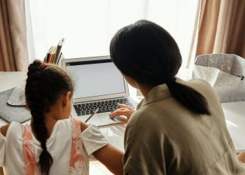 На Прикарпатье восстанавливается дистанционка