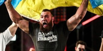 Алексей Новиков передал 100 тысяч долларов Вооруженным Силам Украины