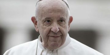 Папа Римский призвал остановить войну