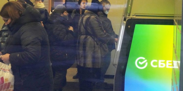 Путин поставил экономику РФ на колени