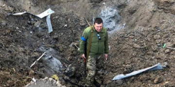 Воронка от упавшего снаряда