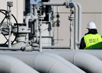 Поставки топлива начали падать