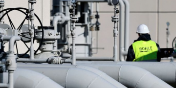 Поставки топлива начали падать