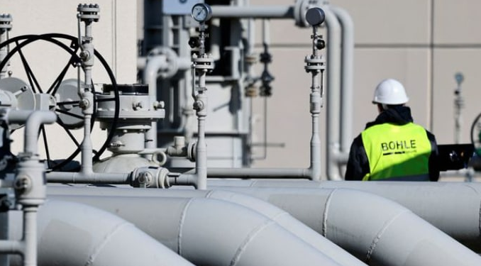 Поставки топлива начали падать