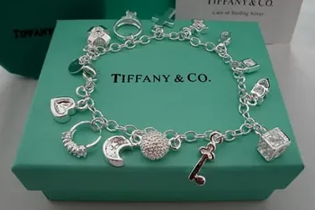 Tiffany отказывается от российских бриллиантов.