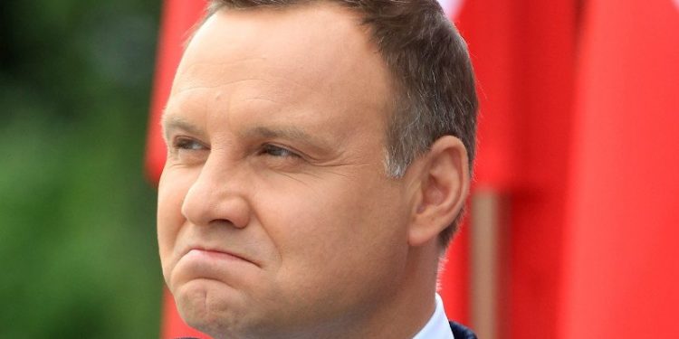 Президент Польши предупредил Венгрию