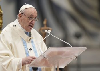 Папа Римский Франциск призвал гарантировать гуманитарные коридоры в Украине