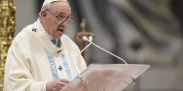 Папа Римский Франциск призвал гарантировать гуманитарные коридоры в Украине