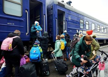 “Укрзализныця” продолжает проводить эвакуационные рейсы