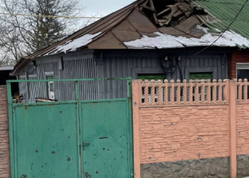 От обстрелов детского сада погиб 15-летний парень