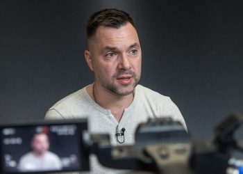 Санкции уже сломали хребет экономики России