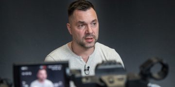 Санкции уже сломали хребет экономики России