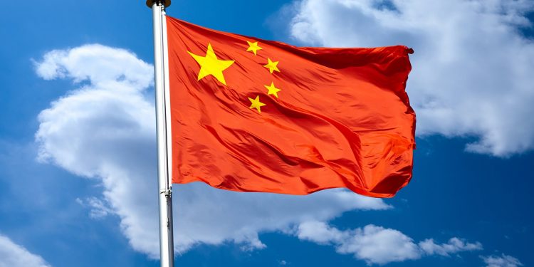 В КНР считают, что США “используют украинский кризис для дискредитации и клеветы в адрес Китая, пытаясь таким образом снять с себя ответственность за ситуацию”.