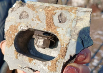 Над Днепром сбили российскую ракету.