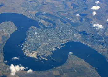 В Николаевской области много вражеской техники, которая ищет пути прохода через Бужский лиман.￼