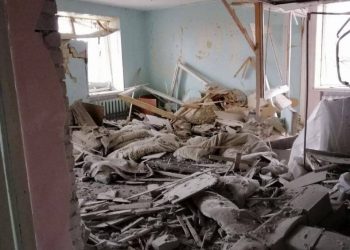 Это фото обстрелянной российскими оккупантами больницы в Васильевке в Запорожской области.