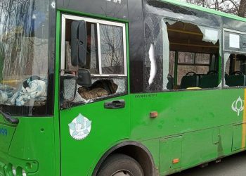 Оккупанты обстреляли эвакуационный автобус