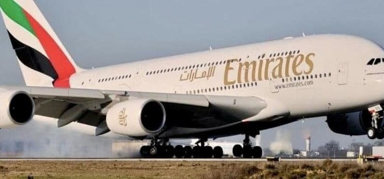 ОАЭ отправили самолет с 30 тоннами медикаментов