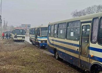 Из Изюма выехали 44 эвакуационных автобуса