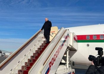 Лукашенко прилетел в Москву