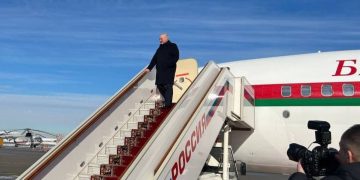 Лукашенко прилетел в Москву