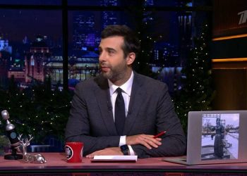 Телеведущий Иван Ургант покинул Россию.