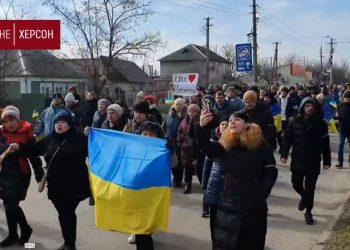 Жители Белозерки вышли на мирный митинг