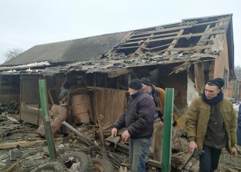 Из артиллерии обстреляли дома в поселке Низы