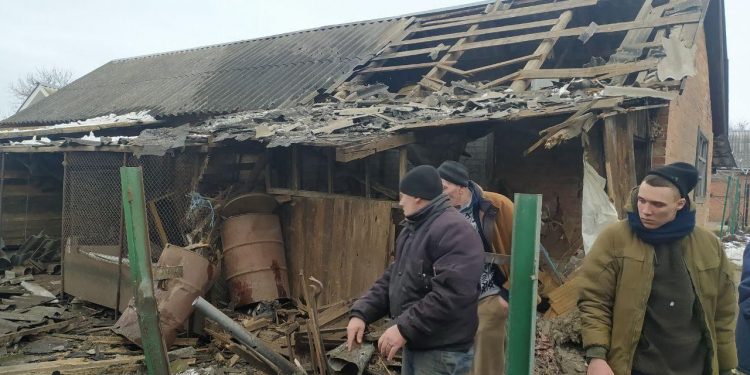 Из артиллерии обстреляли дома в поселке Низы