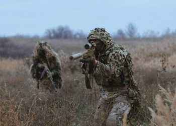 Бойцы “Азова” уничтожили бронеавтомобиль повышенной защищенности