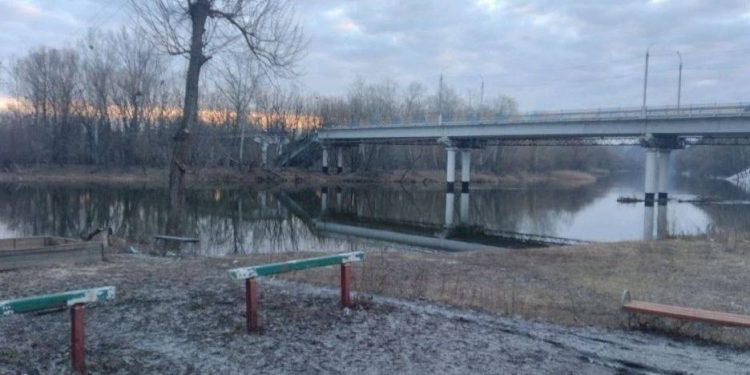 Взорван мост через Северский Донец около села Богородичное.