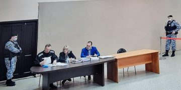 Начинается суд над Навальным