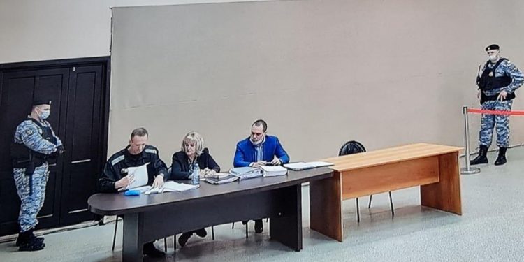 Начинается суд над Навальным