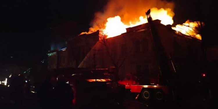 Обстрелы и взрывы наблюдались в разных районах города