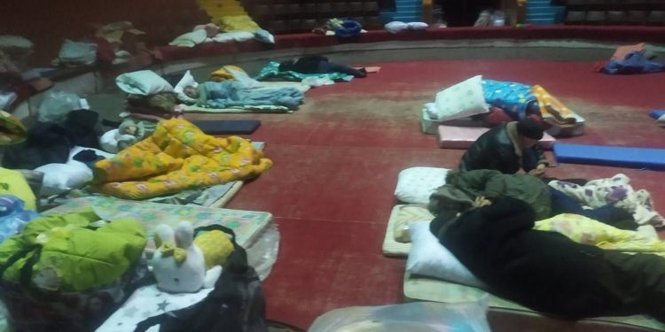 Первые беженцы из Мариуполя