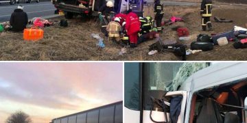 Микроавтобус с переселенцами попал в ДТП