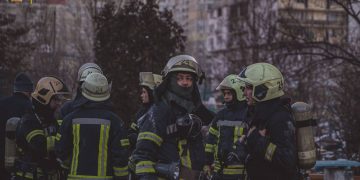 Падения осколков ракеты на дом в Киеве