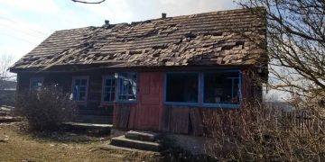 Уничтожено хозяйственное здание и часть жилого дома