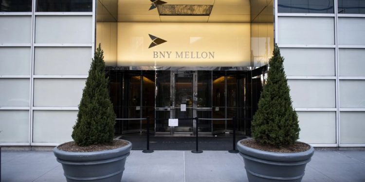 Старейший банк США приостановил инвестиции в ценные бумаги РФ